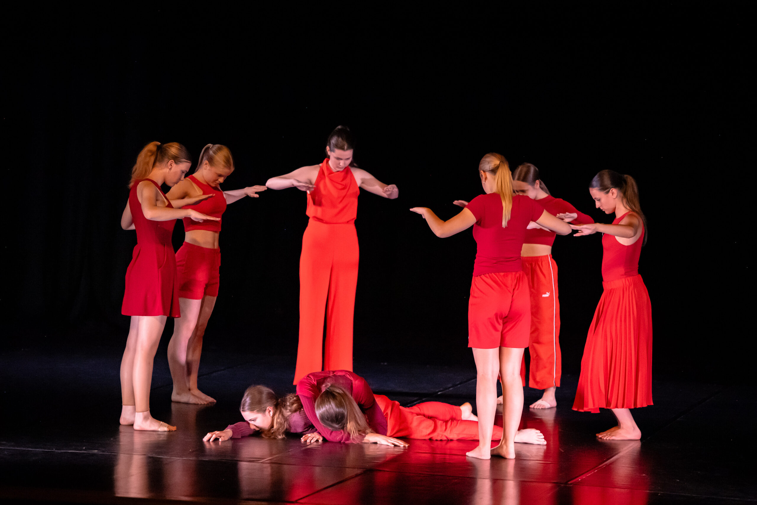 V PLESNEM VRTINCU -  2.del